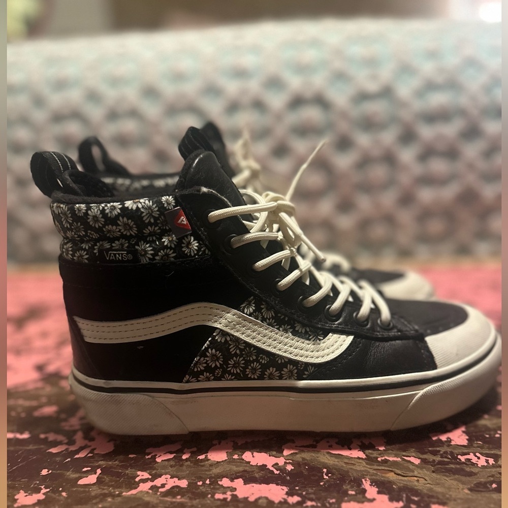 SK-8 Hi MTE-2 Black Daisy Vans Women’s Sz 8 - Picture 3 of 8